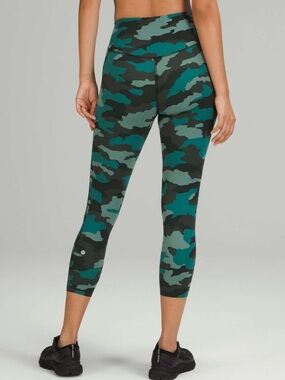 NWOT Lululemon Base Pace High-Rise Crop 23" Heritage 365 Black Green Camo size 4